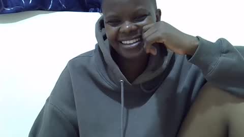 Snapshot of cuttey_adley chatting on October 19, 6:51 am cuttey_adley online show from October 19, 6:51 am
