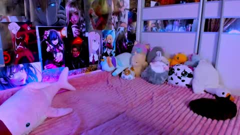 Nora online show from December 5, 9:33 pm