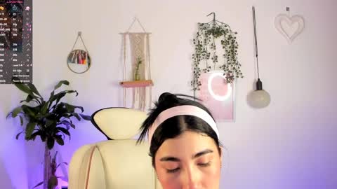 Liz online show from April 11, 12:15 am