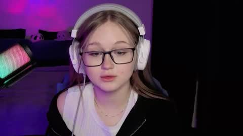 Dianne online show from February 24, 1:47 pm