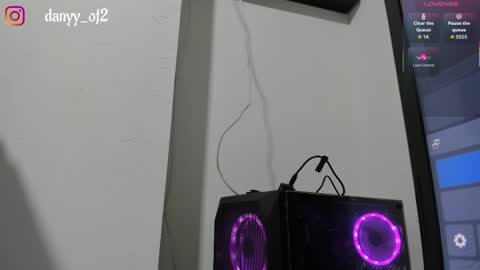 daani_hott online show from November 7, 8:33 pm