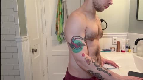 Snapshot of daddydaydrinkz chatting on January 31, 6:57 am DaddydayDrinkz online show from January 31, 6:57 am