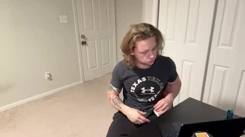 Snapshot of daddydaydrinkz chatting on March 10, 5:43 am DaddydayDrinkz online show from March 10, 5:43 am