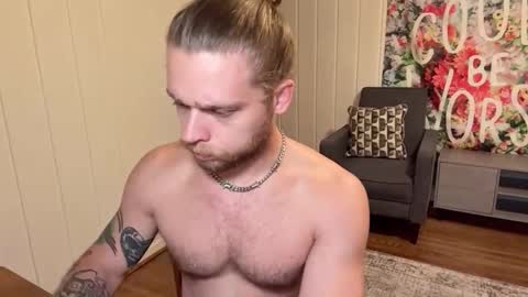 Snapshot of daddydaydrinkz chatting on October 10, 4:51 am DaddydayDrinkz online show from October 10, 4:51 am