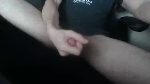 Snapshot of daddydick6969twin77 chatting on October 19, 9:36 am DDick online show from October 19, 9:36 am