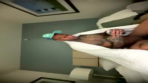 sexy tatted king bbc online show from July 20, 5:59 pm