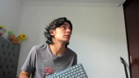 Snapshot of daemon_txuspunk chatting on January 11, 5:18 pm DAEMON online show from January 11, 5:18 pm