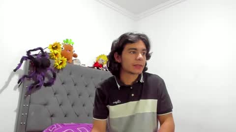 Snapshot of daemon_txuspunk chatting on February 17, 8:19 am DAEMON online show from February 17, 8:19 am
