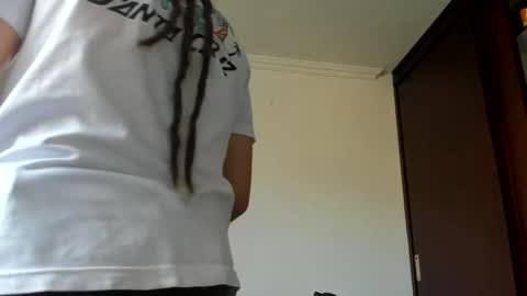 Snapshot of daemon_txuspunk chatting on January 12, 5:33 pm DAEMON online show from January 12, 5:33 pm