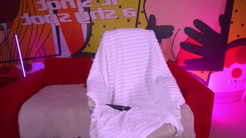 daenerys_daen online show from March 19, 2:11 pm