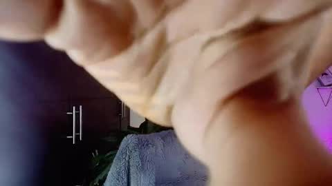 dahnia_cruz online show from June 6, 11:27 am