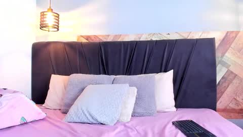 Daila Smith  online show from February 1, 3:53 pm