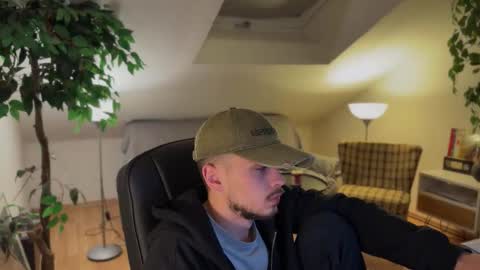 Daimon  online show from November 18, 1:52 am