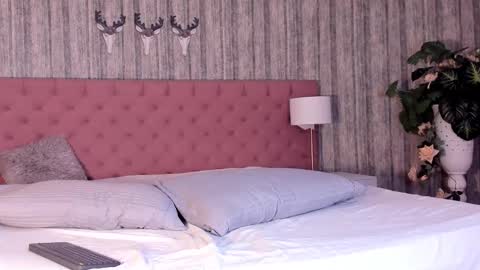 Daimond Johnson online show from December 20, 9:33 pm