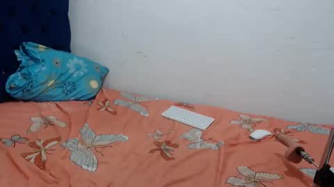 daisha_becker online show from December 10, 11:51 pm