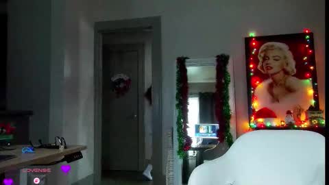 Daisy online show from November 30, 3:19 pm