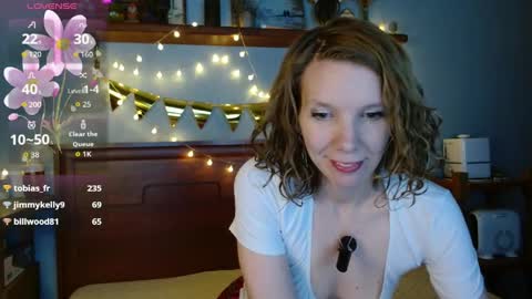 daisy_lovely online show from April 2, 4:20 am