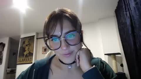 IG  dakotasofiaa online show from February 23, 2:07 am