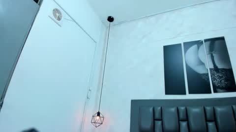 Dakota  online show from March 17, 12:43 pm