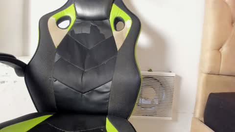 dakota_x18 online show from October 4, 8:50 pm