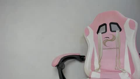 dakota_x18 online show from February 11, 10:24 pm