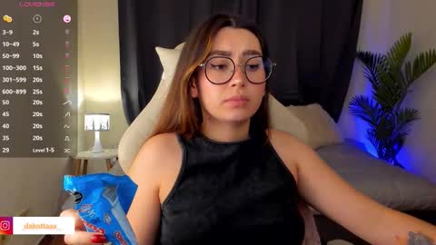 dakottaa__ online show from September 19, 12:26 am