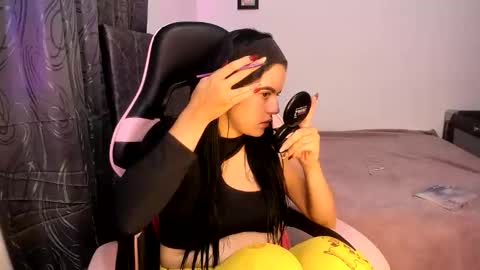 Dalia April online show from March 28, 1:23 pm