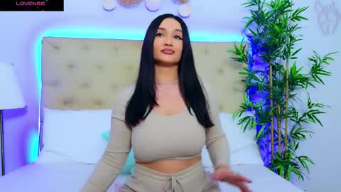 daliyaa_ online show from November 4, 1:12 pm