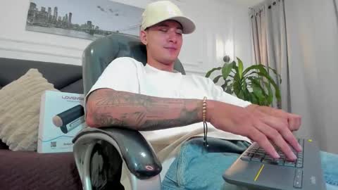 DAMIAN online show from November 12, 1:46 pm