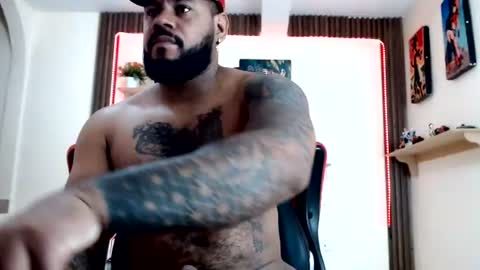 damian64436171 online show from August 4, 6:26 pm