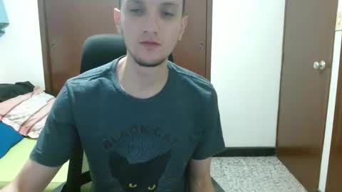 Snapshot of damian_player chatting on February 18, 8:16 am damian_player online show from February 18, 8:16 am