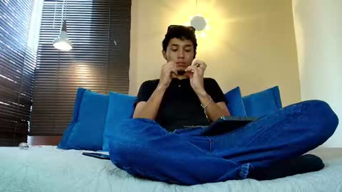 Damon  Salvatore online show from March 28, 7:04 pm