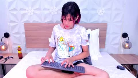 D A N online show from December 5, 1:05 am