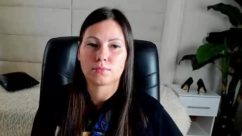 Snapshot of dana_dom chatting on October 25, 4:24 am Dana Dom online show from October 25, 4:24 am