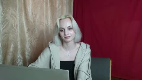 Dana online show from March 3, 3:54 pm