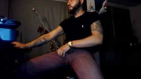 danbury online show from December 17, 7:48 am