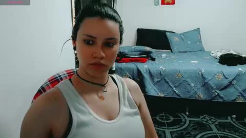 dani y jocelyn online show from March 17, 10:48 pm