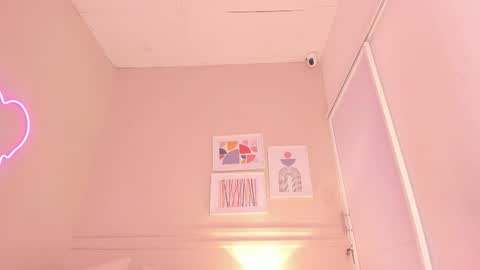 Hi I am Dani online show from November 18, 11:35 am