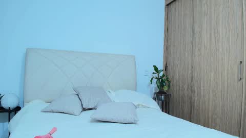 danie_sanchez online show from January 15, 4:10 am