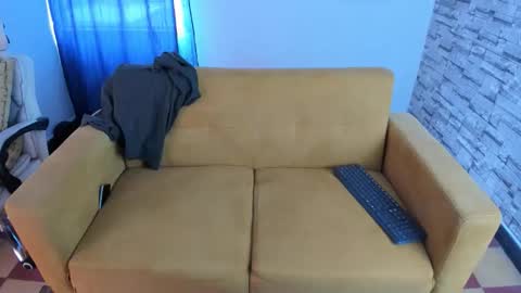 daniel_leon_c online show from April 9, 6:35 pm