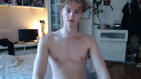 Daniel online show from May 8, 2:39 am
