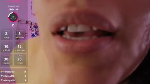 daniela_b25 online show from July 23, 4:43 am