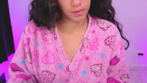 daniela_rivasthl online show from July 8, 8:07 am