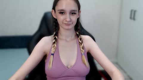 Daniella Martin online show from February 4, 9:07 am