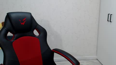 Daniella Martin online show from February 18, 1:54 am