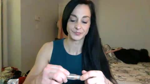 daniellbisous online show from December 20, 4:41 am