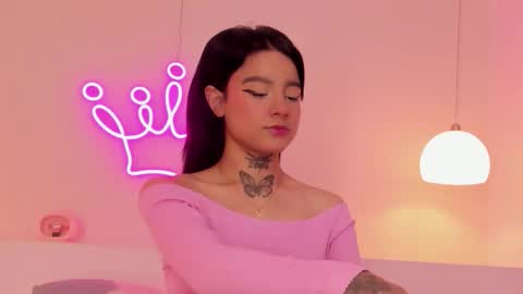 danielle_castillo online show from February 28, 7:18 pm