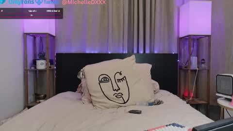 daniellemxxx online show from October 22, 5:25 pm