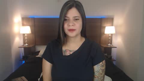 Snapshot of daniellerain chatting on October 31, 11:21 am daniellerain online show from October 31, 11:21 am