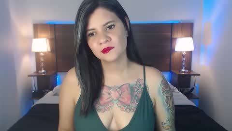 Snapshot of daniellerain chatting on September 12, 10:34 pm daniellerain online show from September 12, 10:34 pm